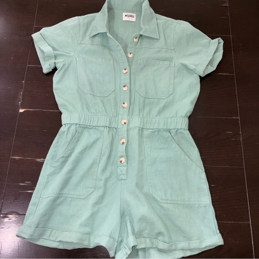 Show Me Your MuMu Green Romper with Collared Neckline and Short Sleeves Sz large